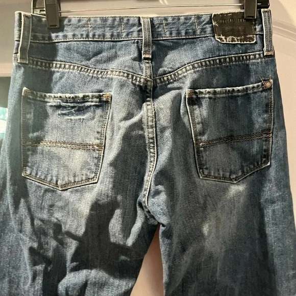 ~Signature Authentics Levi’s~ - Size 30 - Picture 4 of 6